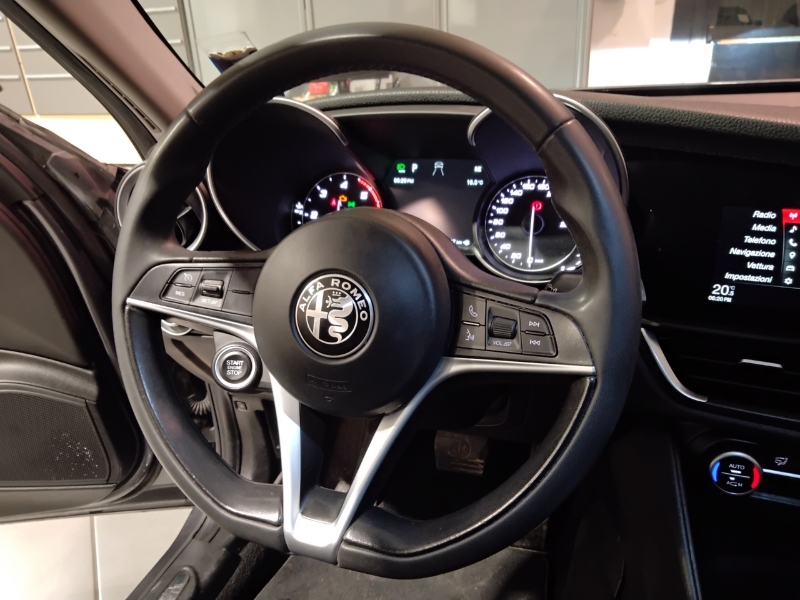 GuidiCar - ALFA ROMEO Giulia (2016) 2017 Giulia (2016) - Giulia 2.2 Turbodiesel 180 CV AT8 AWD Q4 Sup Usato